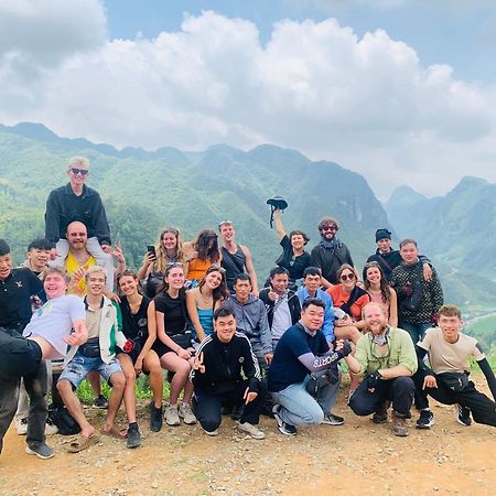 Ha Giang Safari Hostel & Motorbikes Екстер'єр фото