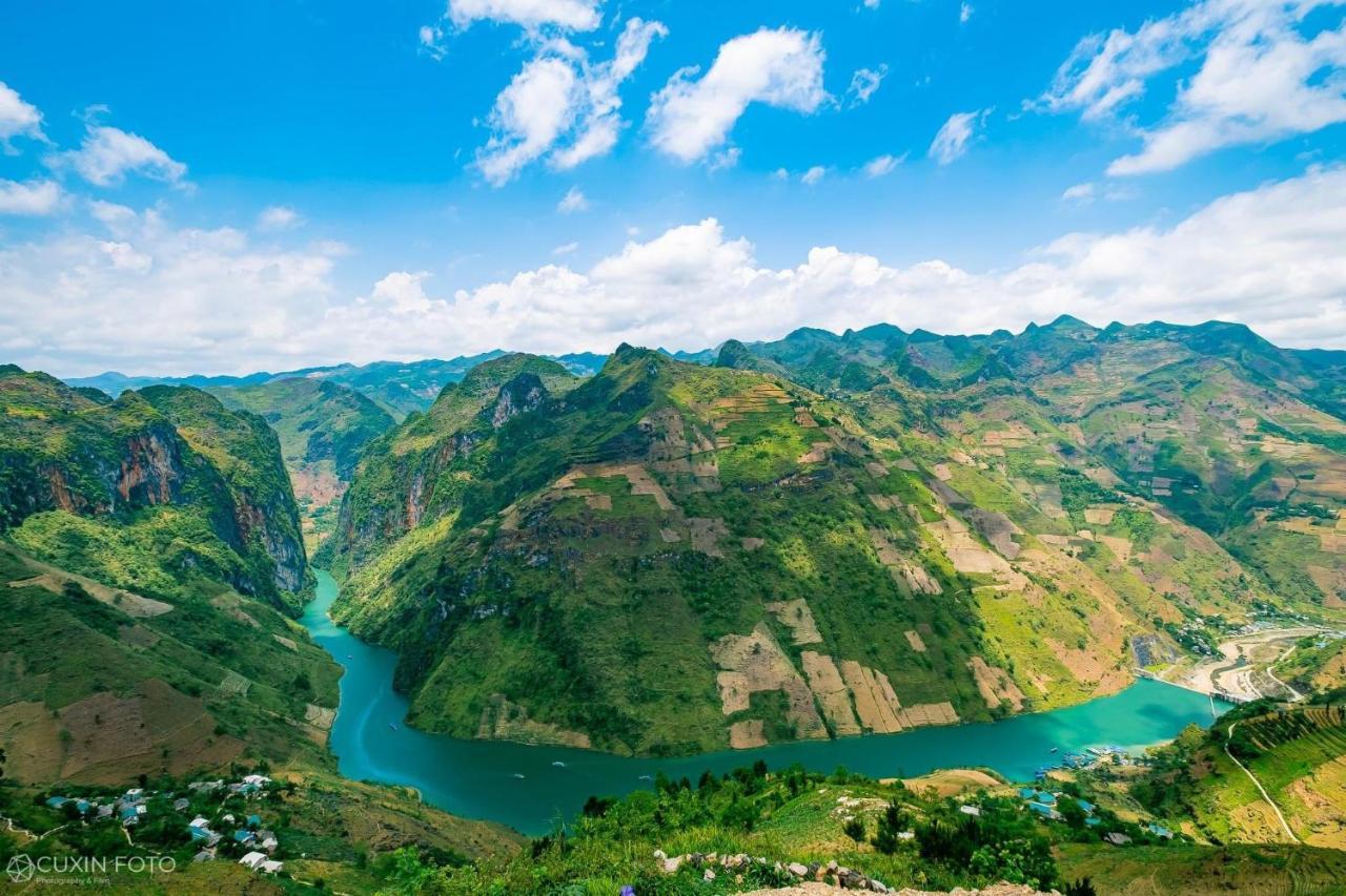 Ha Giang Safari Hostel & Motorbikes Екстер'єр фото