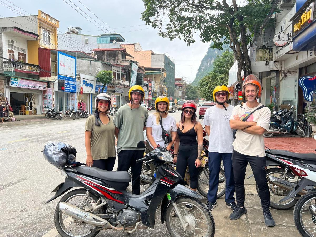 Ha Giang Safari Hostel & Motorbikes Екстер'єр фото