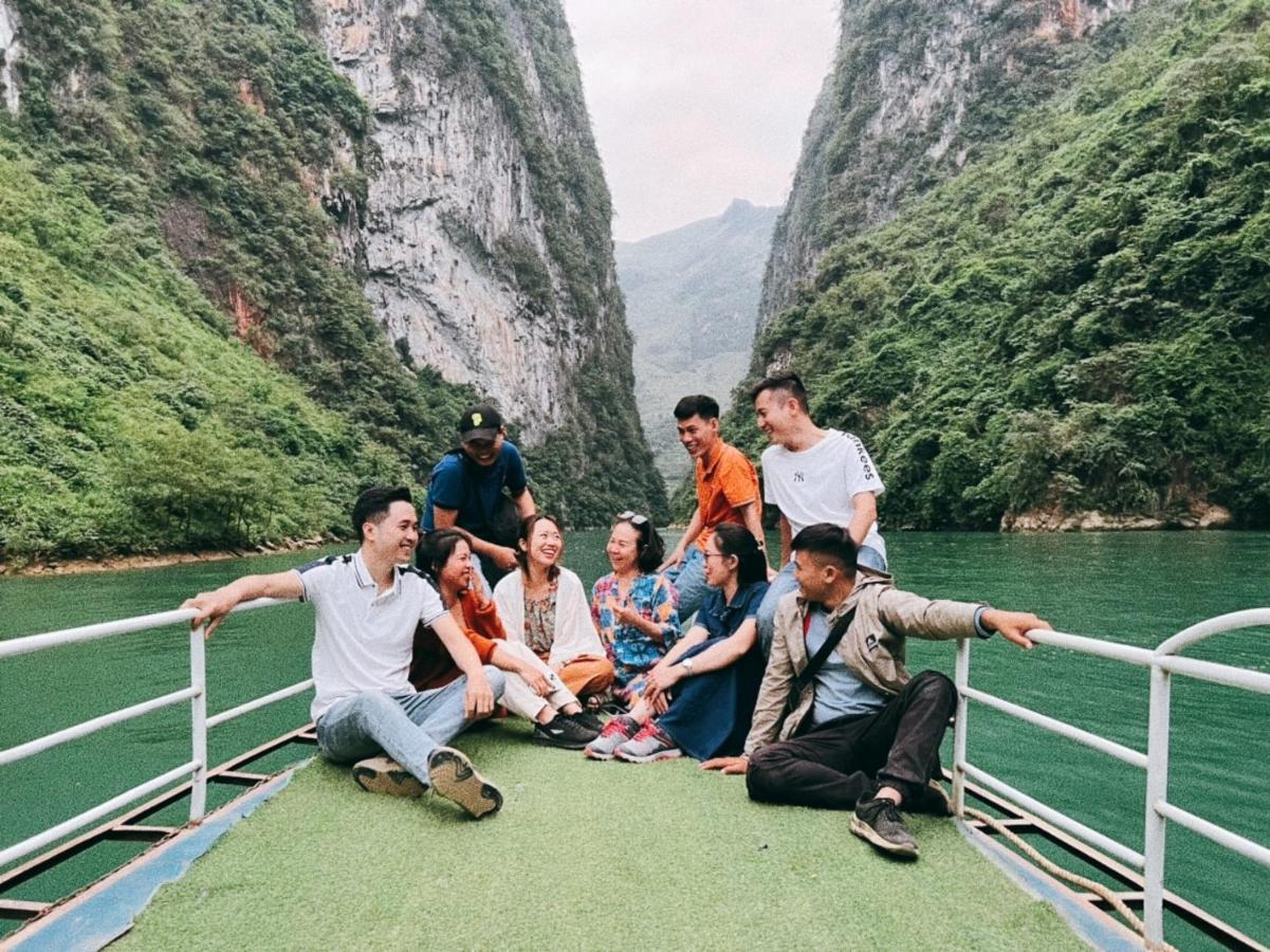 Ha Giang Safari Hostel & Motorbikes Екстер'єр фото
