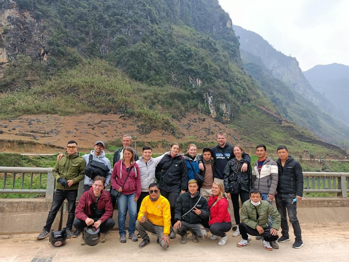 Ha Giang Safari Hostel & Motorbikes Екстер'єр фото
