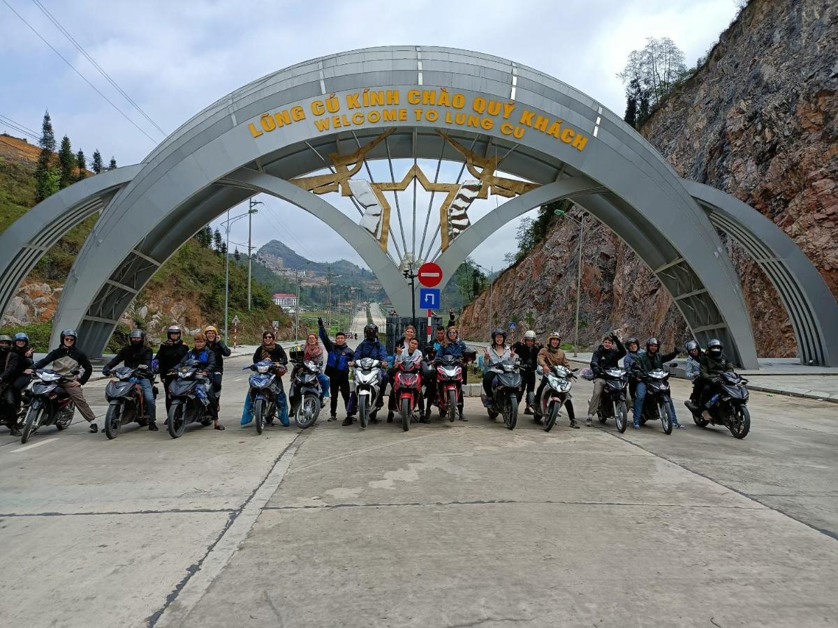 Ha Giang Safari Hostel & Motorbikes Екстер'єр фото