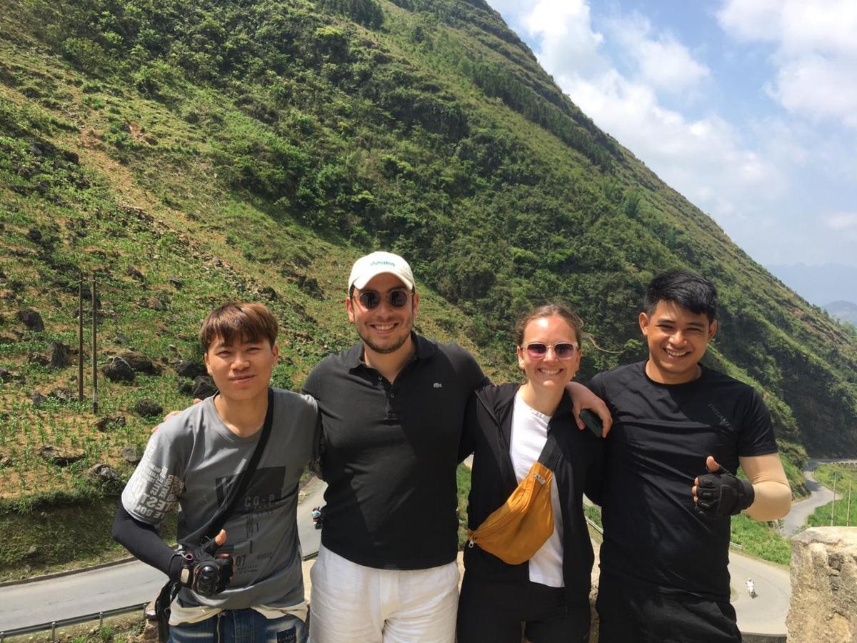 Ha Giang Safari Hostel & Motorbikes Екстер'єр фото