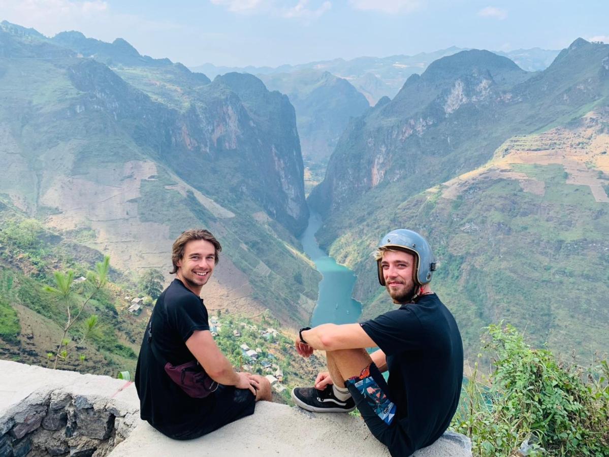 Ha Giang Safari Hostel & Motorbikes Екстер'єр фото