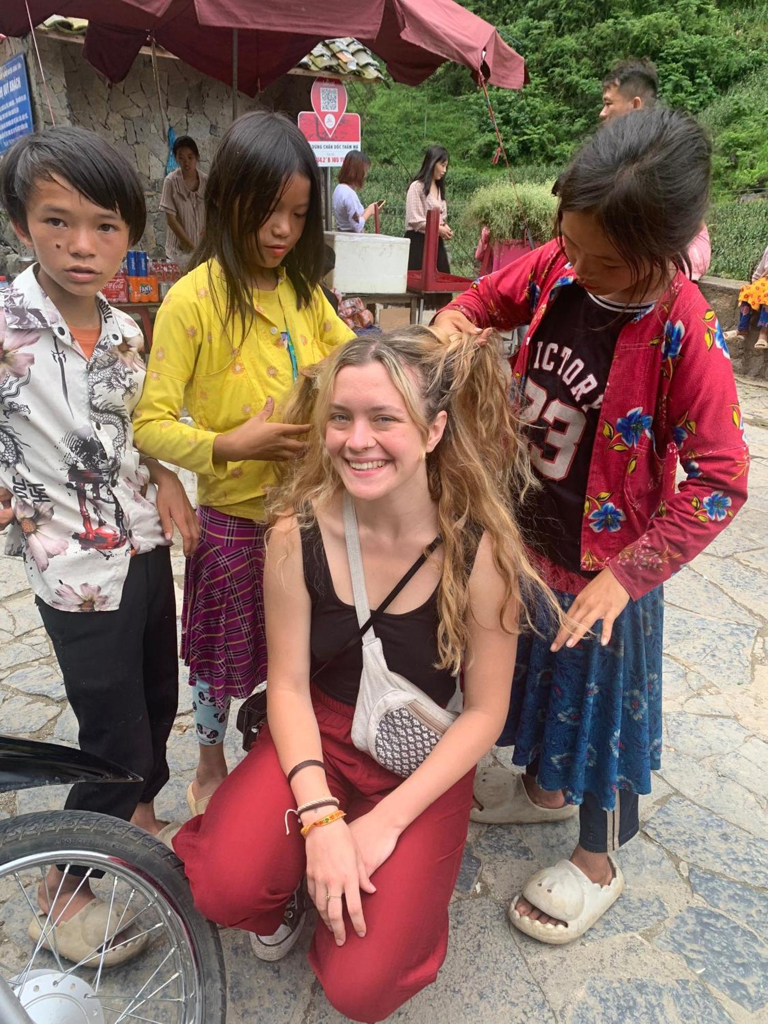 Ha Giang Safari Hostel & Motorbikes Екстер'єр фото