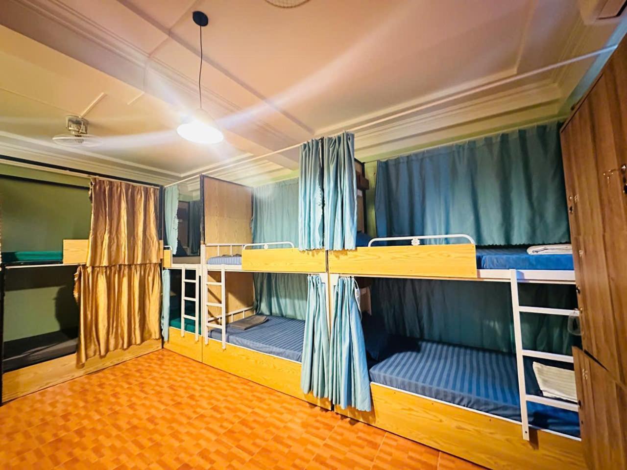 Ha Giang Safari Hostel & Motorbikes Екстер'єр фото