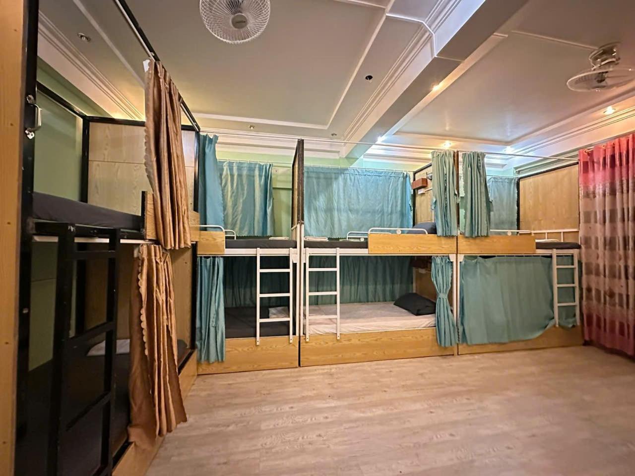 Ha Giang Safari Hostel & Motorbikes Екстер'єр фото
