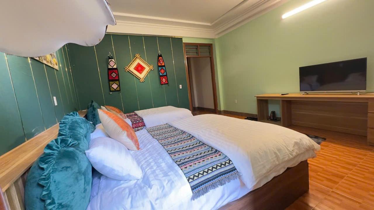 Ha Giang Safari Hostel & Motorbikes Екстер'єр фото